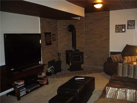 112 Oakcrest Dr, Monaca, PA 15061 photo 13