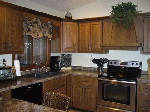 112 Oakcrest Dr, Monaca, PA 15061 photo 2