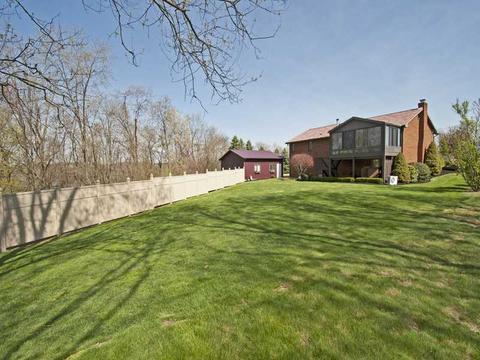 1 Starcrest Dr, Cecil, PA 15321 photo 2