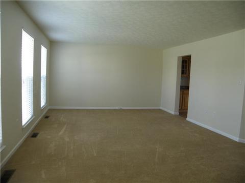 1810 Michael Dr, Pittsburgh, PA 15227 photo 9