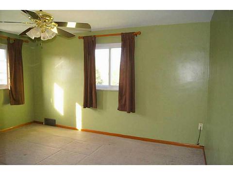 110 Elm Dr, Monaca, PA 15061 photo 13