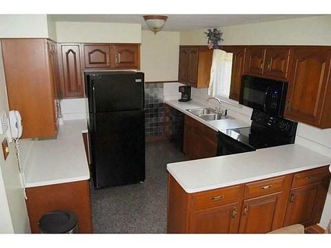 110 Elm Dr, Monaca, PA 15061 photo 3