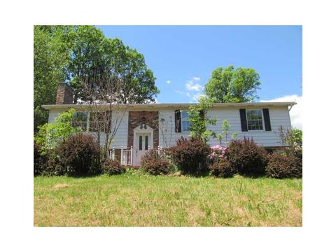 204 Cable St, Everett, PA 15537 photo 1