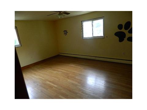 693 Heasley Rd, Shaler, PA 15223 photo 5