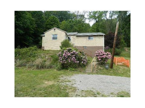 693 Heasley Rd, Shaler, PA 15223 photo 1