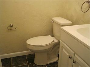 1868 Ivanhoe Dr, Irwin, PA 15642 photo 14