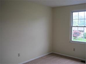 1868 Ivanhoe Dr, Irwin, PA 15642 photo 15