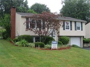 1868 Ivanhoe Dr, Irwin, PA 15642 photo 1