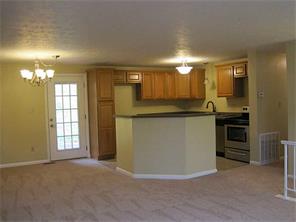 1868 Ivanhoe Dr, Irwin, PA 15642 photo 4
