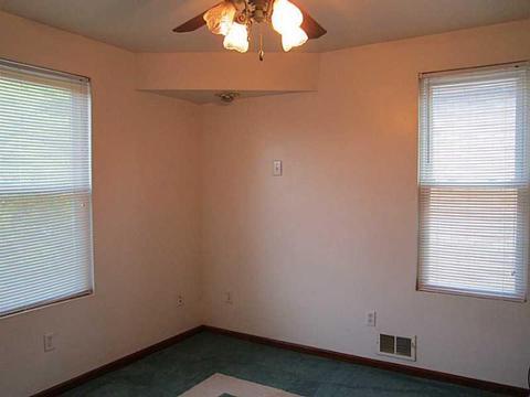 126 E Adams Ave, Vandergrift, PA 15690 photo 17