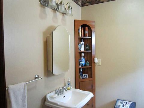 126 E Adams Ave, Vandergrift, PA 15690 photo 14