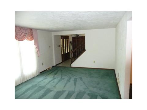 5918 Graybrooke Dr, Export, PA 15632 photo 3