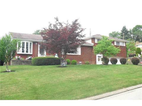 5495 Wolfe Dr, Pittsburgh, PA 15236 photo 1