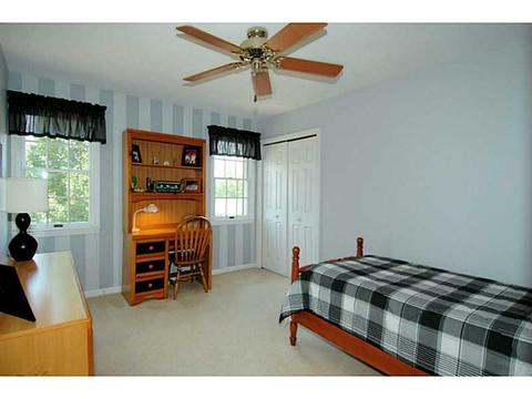 2398 Delo Dr, Hampton, PA 15044 photo 13