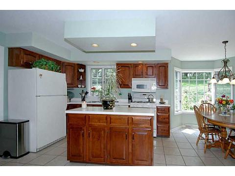 2398 Delo Dr, Hampton, PA 15044 photo 6