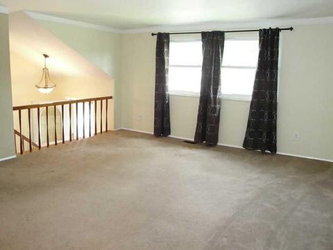 723 Thornwick Dr, Pittsburgh, PA 15243 photo 3