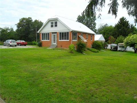 1266 Eckert, Monaca, PA 15061 photo 2