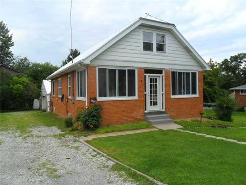 1266 Eckert, Monaca, PA 15061 photo 3