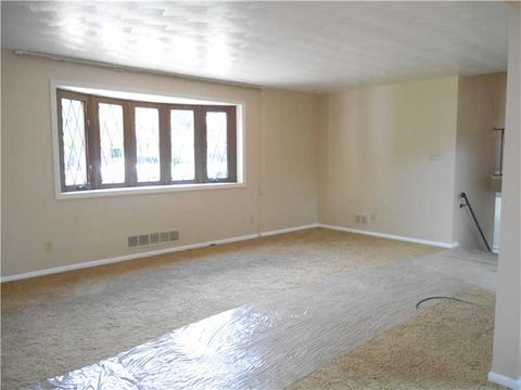 1125 Shadycrest Dr, Pittsburgh, PA 15216 photo 9