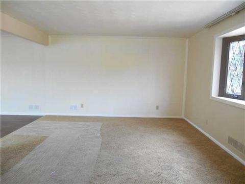 1125 Shadycrest Dr, Pittsburgh, PA 15216 photo 8