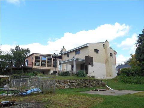1125 Shadycrest Dr, Pittsburgh, PA 15216 photo 2