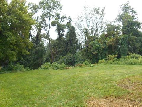 1125 Shadycrest Dr, Pittsburgh, PA 15216 photo 3