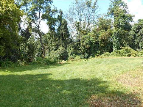 1125 Shadycrest Dr, Pittsburgh, PA 15216 photo 4