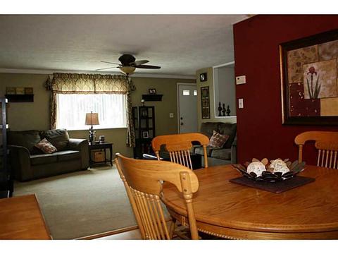 112 Bashford Dr, Coraopolis, PA 15108 photo 5