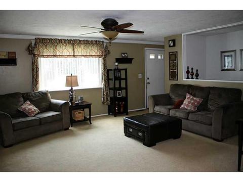 112 Bashford Dr, Coraopolis, PA 15108 photo 4