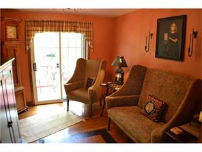 2283 Walter St, Irwin, PA 15642 photo 2