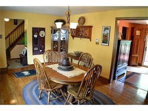 2283 Walter St, Irwin, PA 15642 photo 5