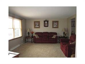 14359 Michael Dr, Irwin, PA 15642 photo 3