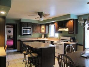 640 Adele Dr, Irwin, PA 15642 photo 4