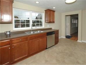 821 Macarthur, Irwin, PA 15642 photo 3