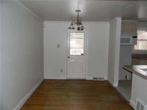 43 Wenzell Pl, Pittsburgh, PA 15216 photo 4