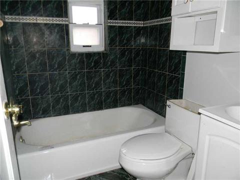 43 Wenzell Pl, Pittsburgh, PA 15216 photo 6