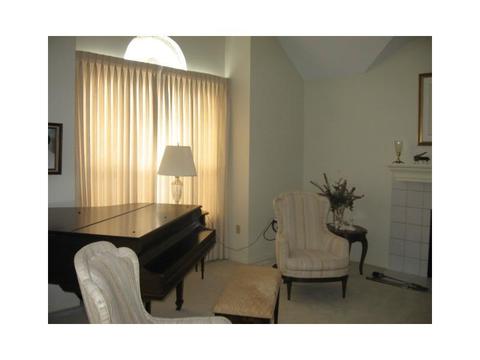305 Georgetown Ln, Export, PA 15632 photo 3