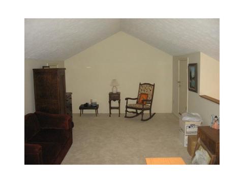 305 Georgetown Ln, Export, PA 15632 photo 11