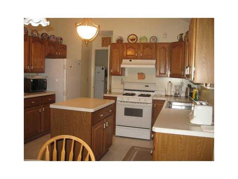 305 Georgetown Ln, Export, PA 15632 photo 6