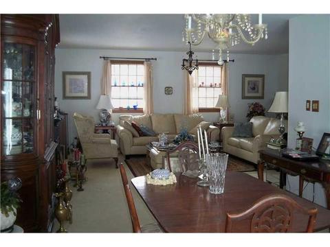 130 Maple Dr, Warrendale, PA 15086 photo 9