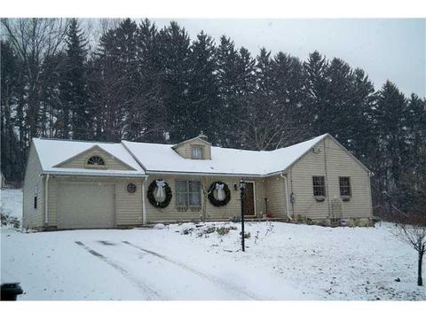 130 Maple Dr, Warrendale, PA 15086 photo 1