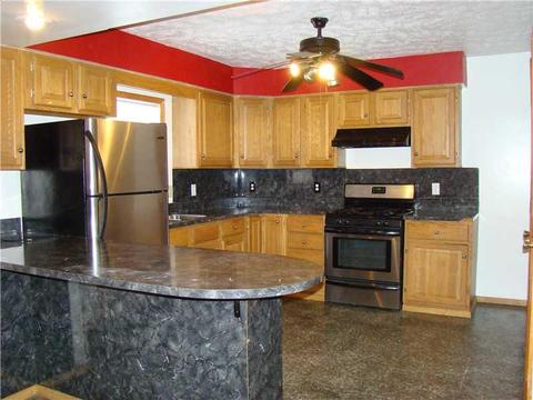122 Miller Ave, Braddock, PA 15104 photo 2