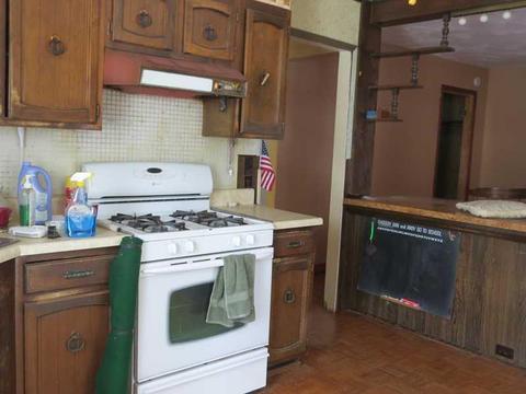 2111 Shaw St, Irwin, PA 15642 photo 8