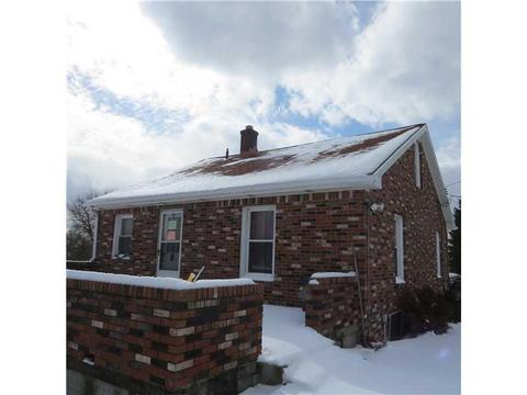 2111 Shaw St, Irwin, PA 15642 photo 5