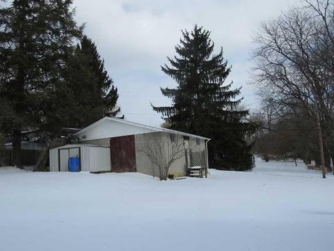 2111 Shaw St, Irwin, PA 15642 photo 3