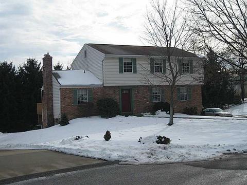 3074 Seminole Ct, Hampton, PA 15044 photo 3