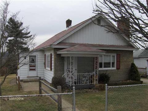 67 3rd Ave, Burgettstown, PA 15021 photo 2