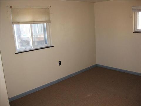 26 Hamilton Ave, Braddock, PA 15104 photo 6