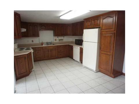 911 Thomas 84 Rd, North Strabane, PA 15330 photo 4