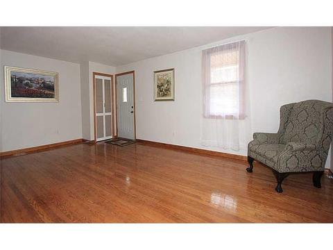 125 Bartley Rd, Pittsburgh, PA 15241 photo 2